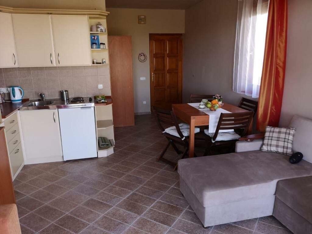 Horváth Apartman Fonyód Apartamento Exterior foto